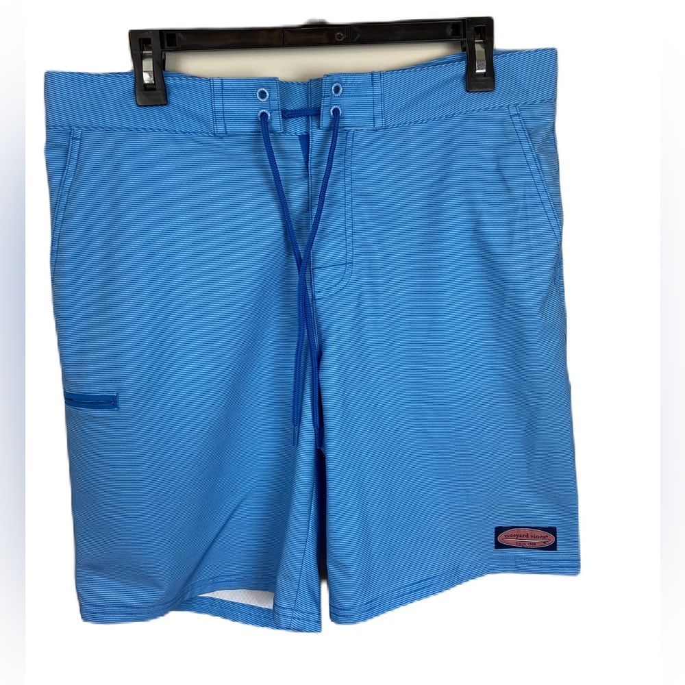 Vineyards Vines Men’s Waist Size 33 Blue Performance Swimsuit